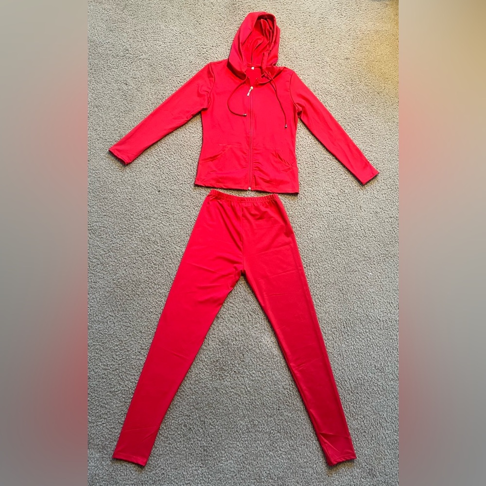 Mrskoala 2 Piece Women’s Jogger Set, Long Sleeves, Size Med, New Without Tag